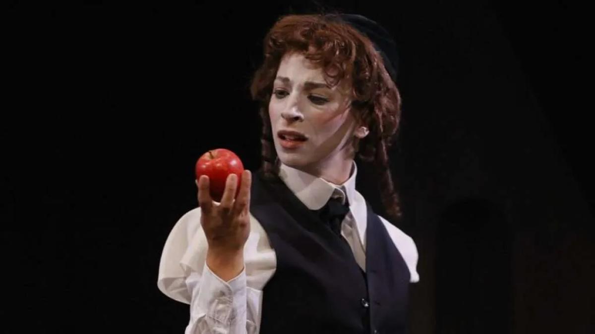 Постановка Yentl